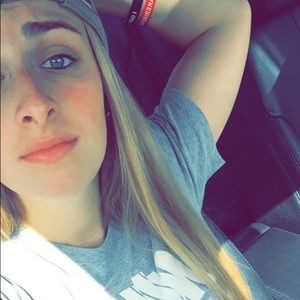 Meet your Posher, Courtney